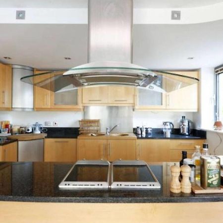 Peaceful Modern 2 Bedroom Flat With Water Views 伦敦 外观 照片