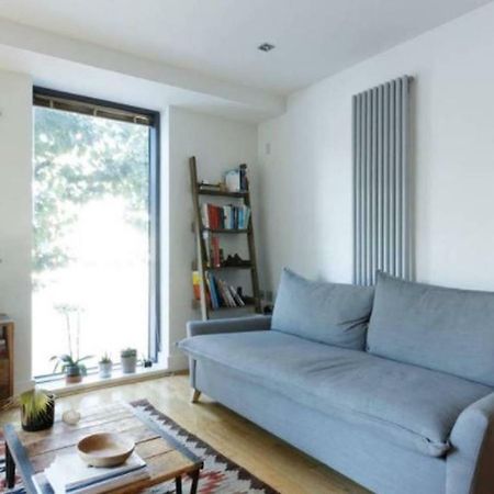 Peaceful Modern 2 Bedroom Flat With Water Views 伦敦 外观 照片