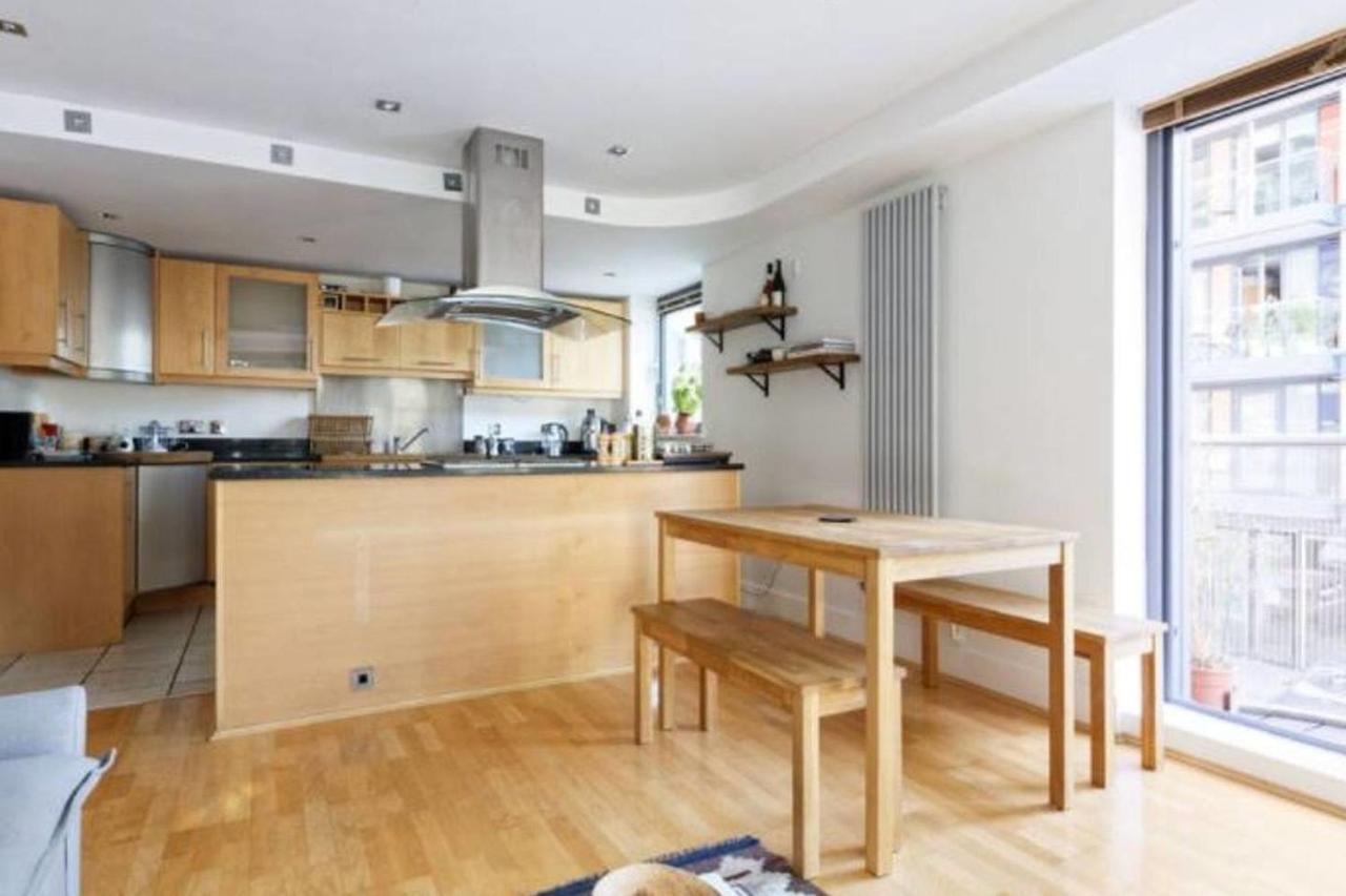 Peaceful Modern 2 Bedroom Flat With Water Views 伦敦 外观 照片