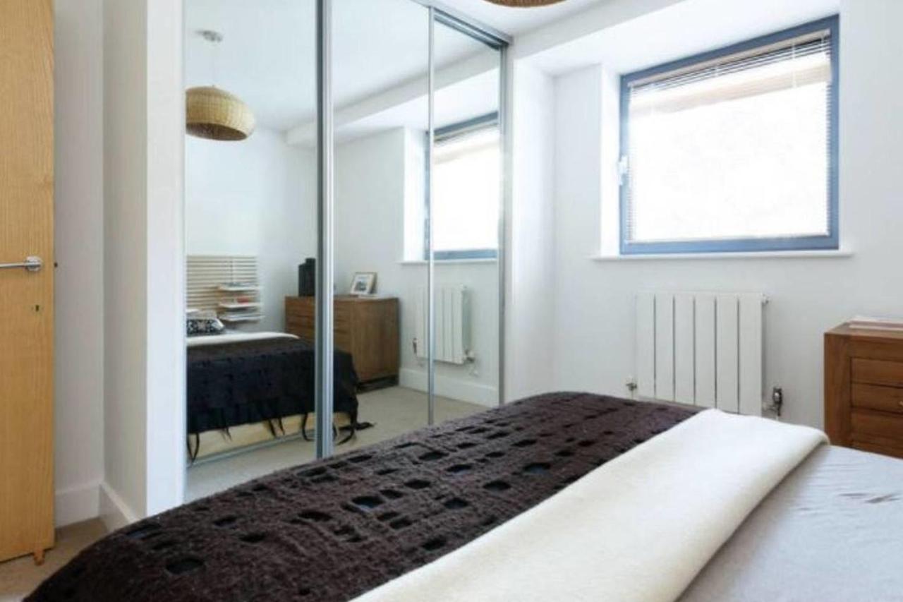 Peaceful Modern 2 Bedroom Flat With Water Views 伦敦 外观 照片