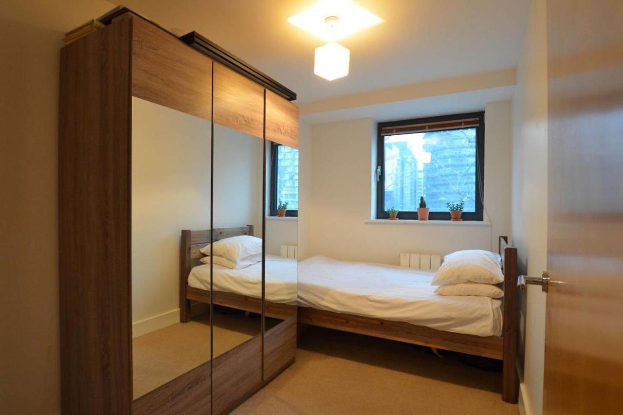 Peaceful Modern 2 Bedroom Flat With Water Views 伦敦 外观 照片