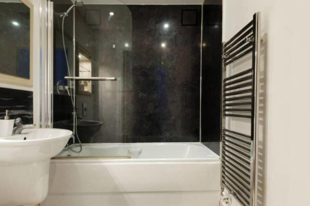 Peaceful Modern 2 Bedroom Flat With Water Views 伦敦 外观 照片